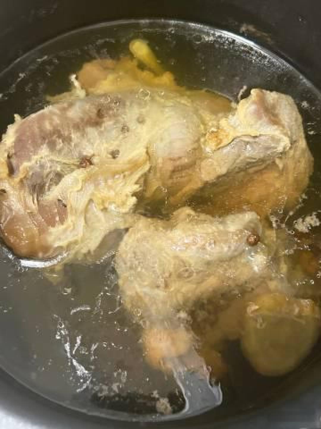 盐水牛肉想做到紧实不柴,关键的腌制和炖煮秘诀都在这
