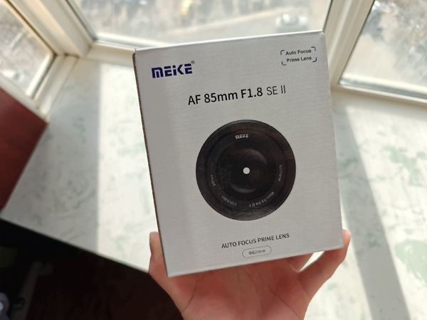 松下也是能用上几百块钱的85 1.8了