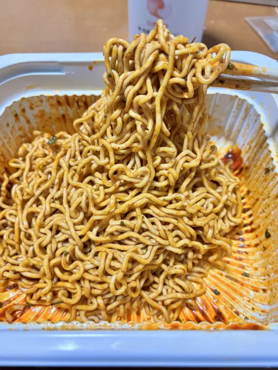 真消费说实话!白象麻辣小龙虾拌面真实测评