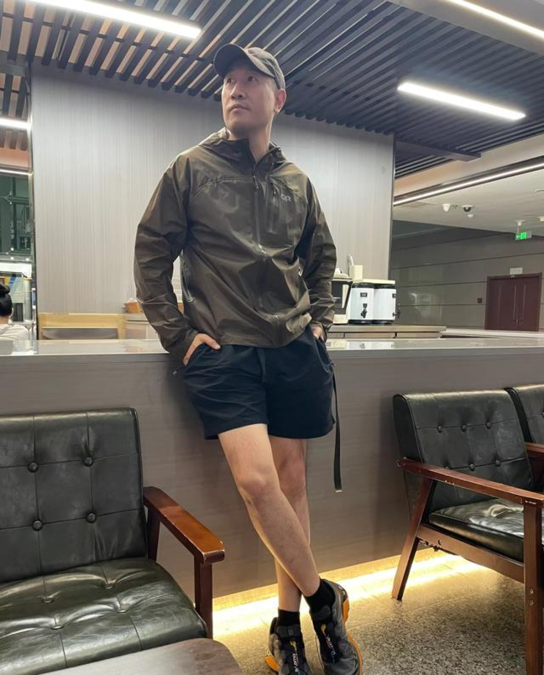 答应我:中年男人运动鞋别穿Nike、阿迪,换成4个中产品牌更高级.