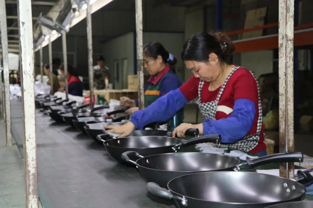 大牌平替:起底锅具代工厂之铸铁锅篇