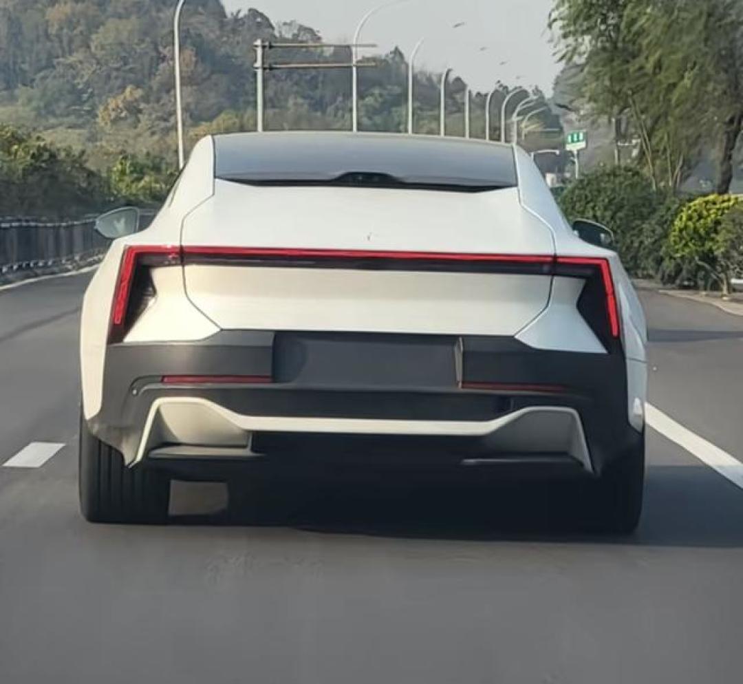 极星Polestar 5现身国内,造型前卫酷炫,全系配双电机+3S级零百