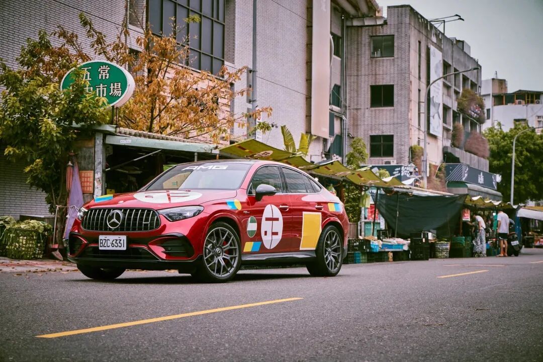 最接近F1的家庭用车:Mercedes-AMG GLC 63 S E Performance,开起来到底是什么感觉?