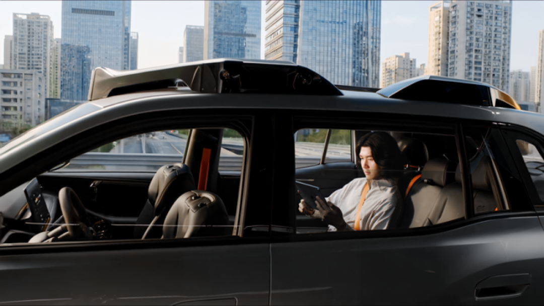 广汽埃安与滴滴自动驾驶联手打造，Robotaxi R2实现量产交付