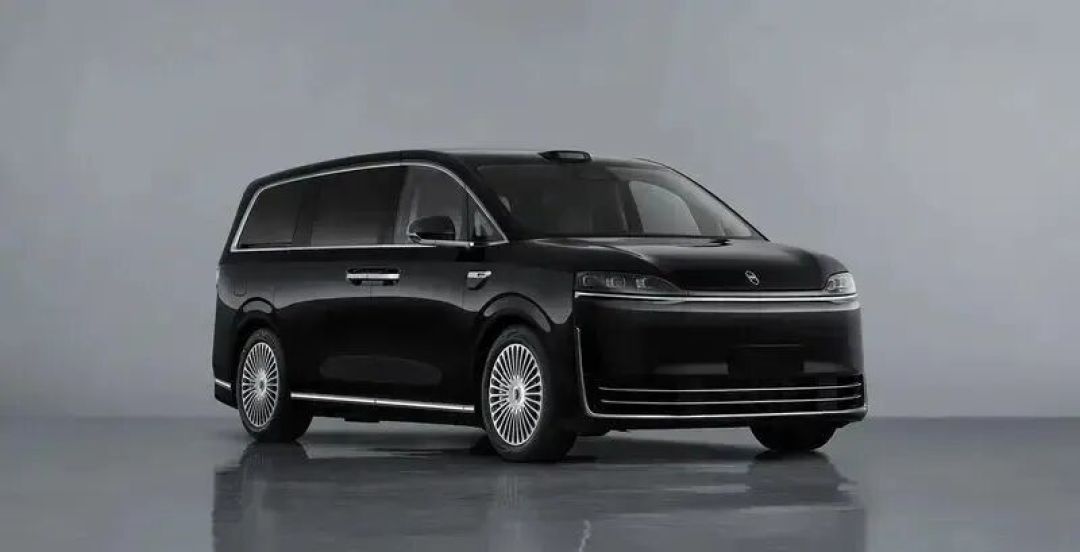 汽车圈新车:智界V9更多配置曝光 配备侧向互动迎宾光毯