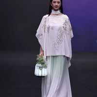 时尚趋势 | “新中式”服装扮靓“新消费”