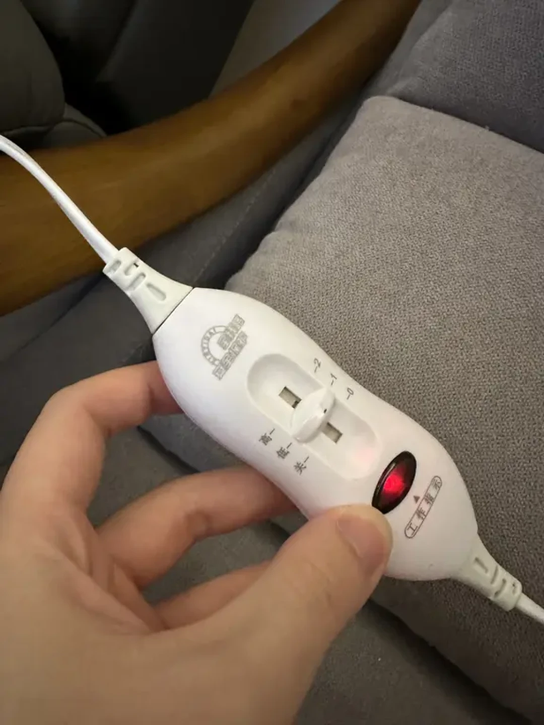 100+搞定手机远程电热猫窝！主子稳稳猫冬