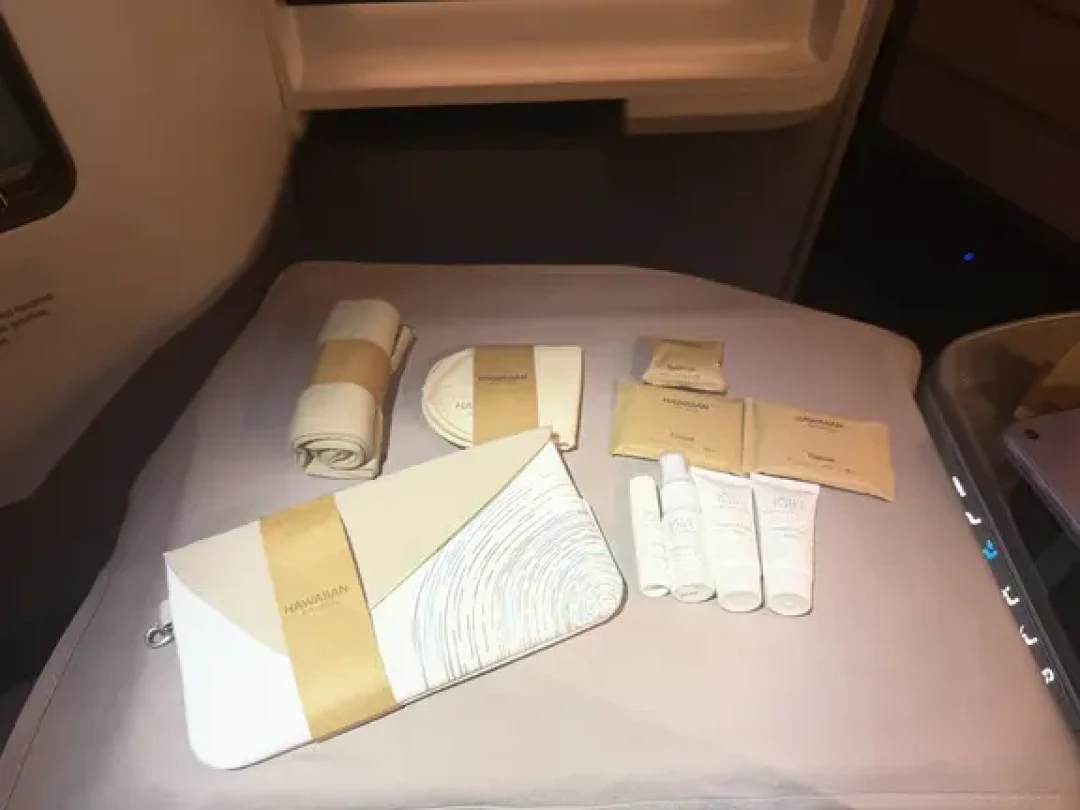 极光涂装787首秀 夏威夷航空872商务舱测评