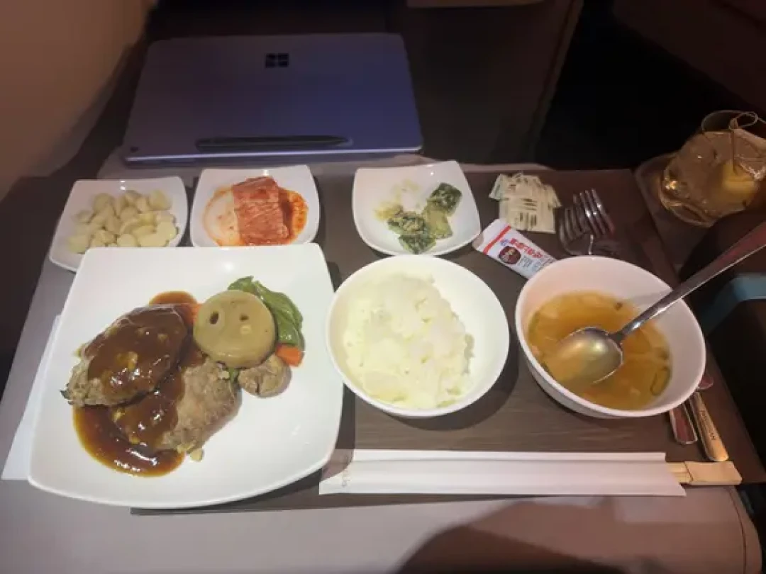 极光涂装787首秀 夏威夷航空872商务舱测评