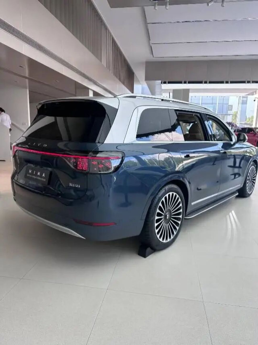 问界M9为什么被称“颜值与实力并存”