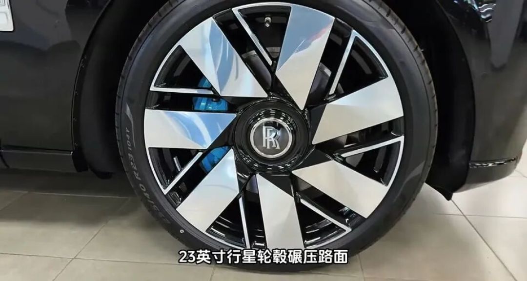 这台库里南凭什么卖600万?看完配置我沉默了
