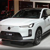 沃尔沃全新XC70对比全新奥迪Q5L，相近的预算选顶配还是低配？