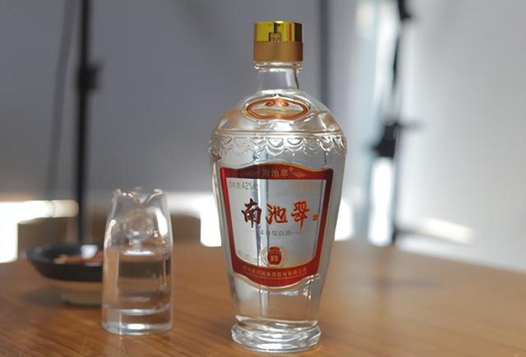 老百姓公认好喝的白酒清单:4款100纯粮零添加,好喝还不贵