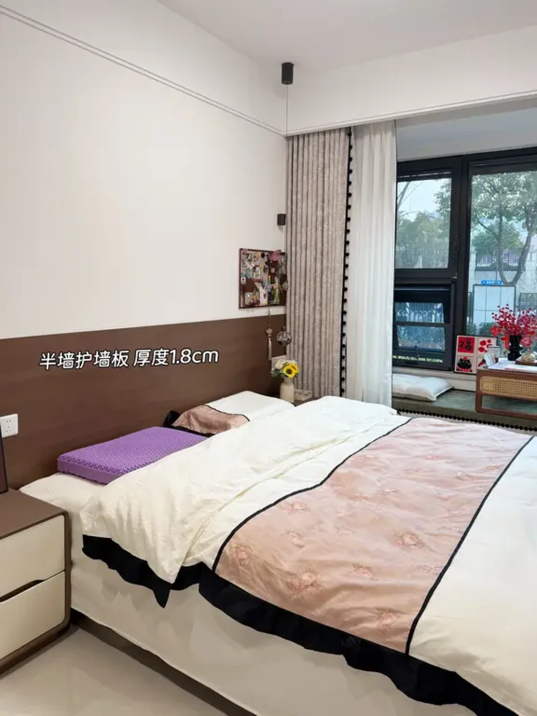 不听劝,主卧开间3.06m还做整排床尾柜