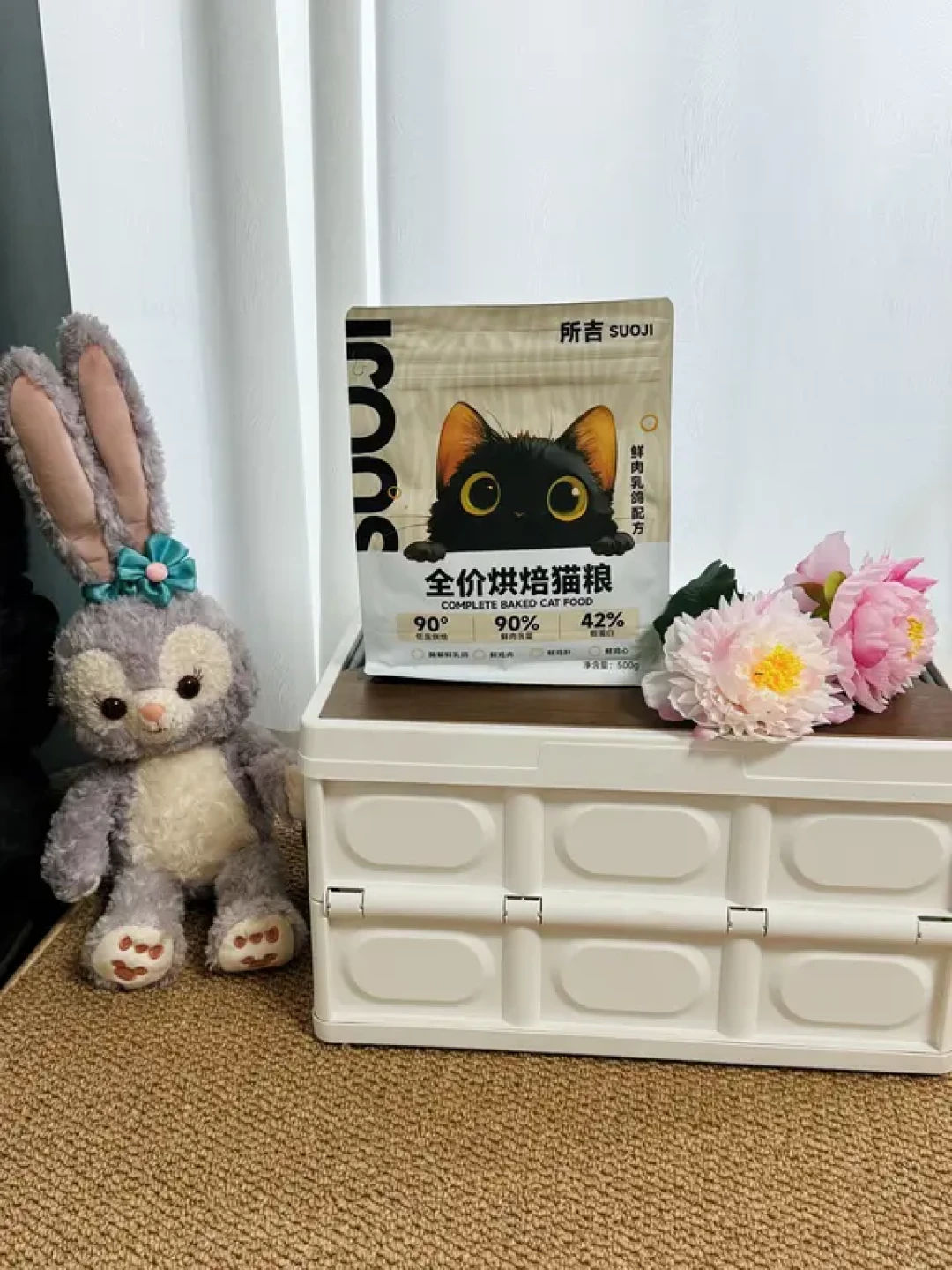 挑嘴猫终于被征服！这乳鸽猫粮香到主动炫饭