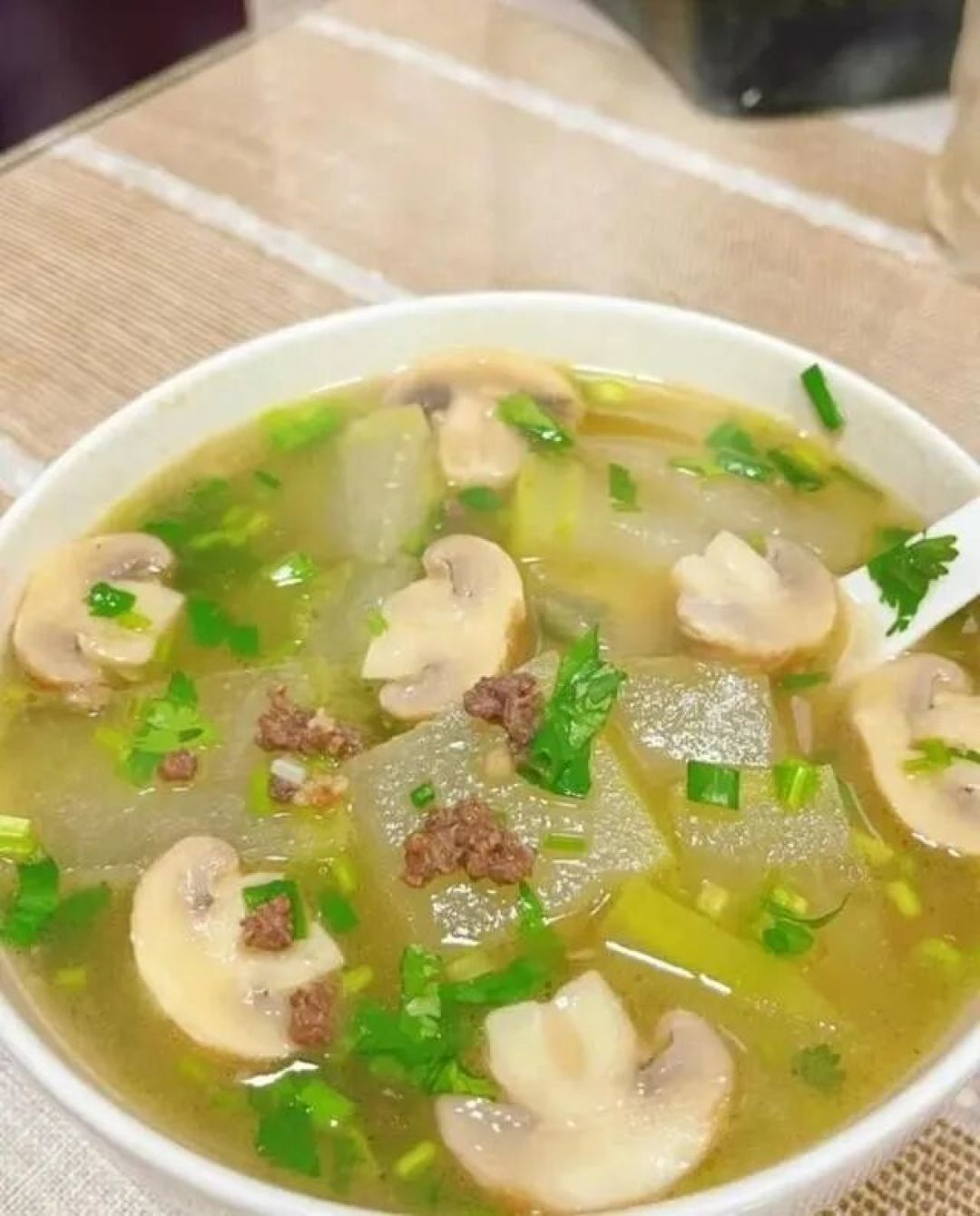 “冬天一碗汤,祛风祛寒赛药方”,冬天必喝的7种汤,暖身暖胃