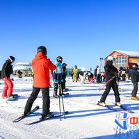 滑雪服怎么选？保暖与出片真的可以兼得