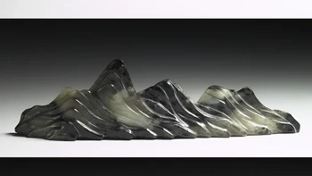 罕见-南宋至元代玉制山形笔架-故宫博物院