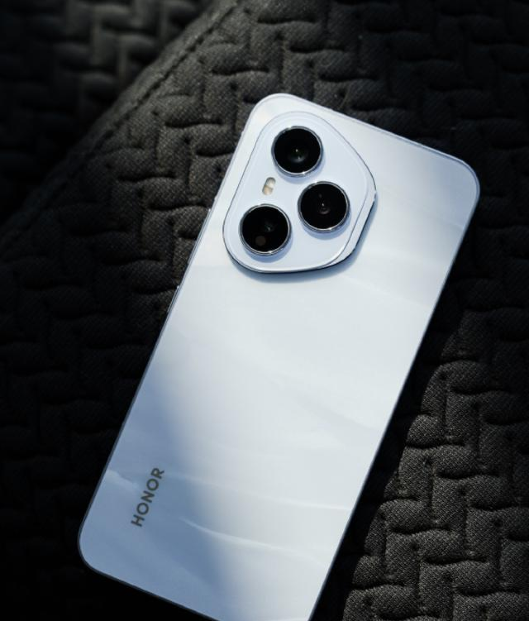 买荣耀别盲选:这4 款被称“信号小钢炮”,16+512GB 一步到位,生活通勤全稳了~