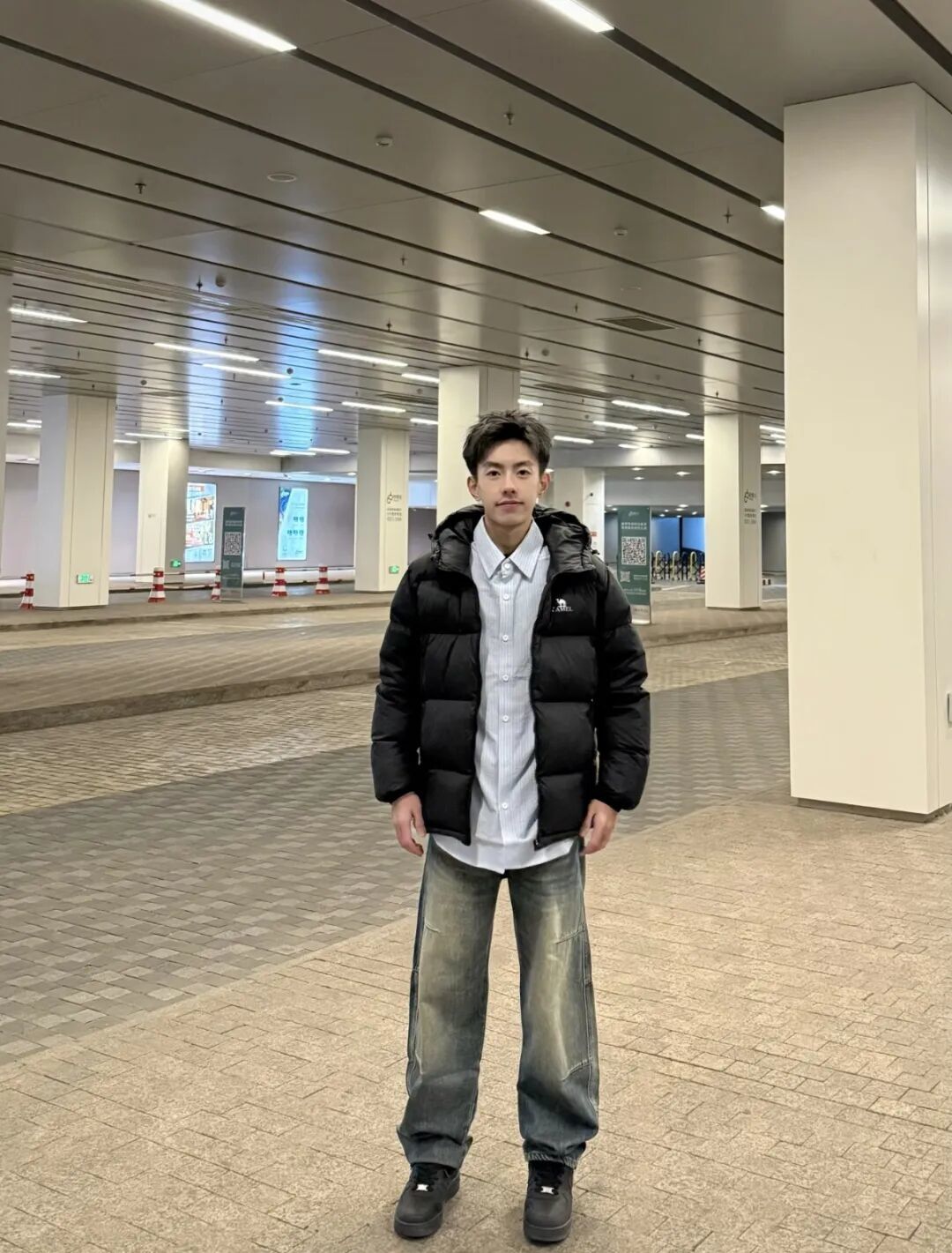 男生冬日保命穿搭|黑羽绒服也能穿出少年感