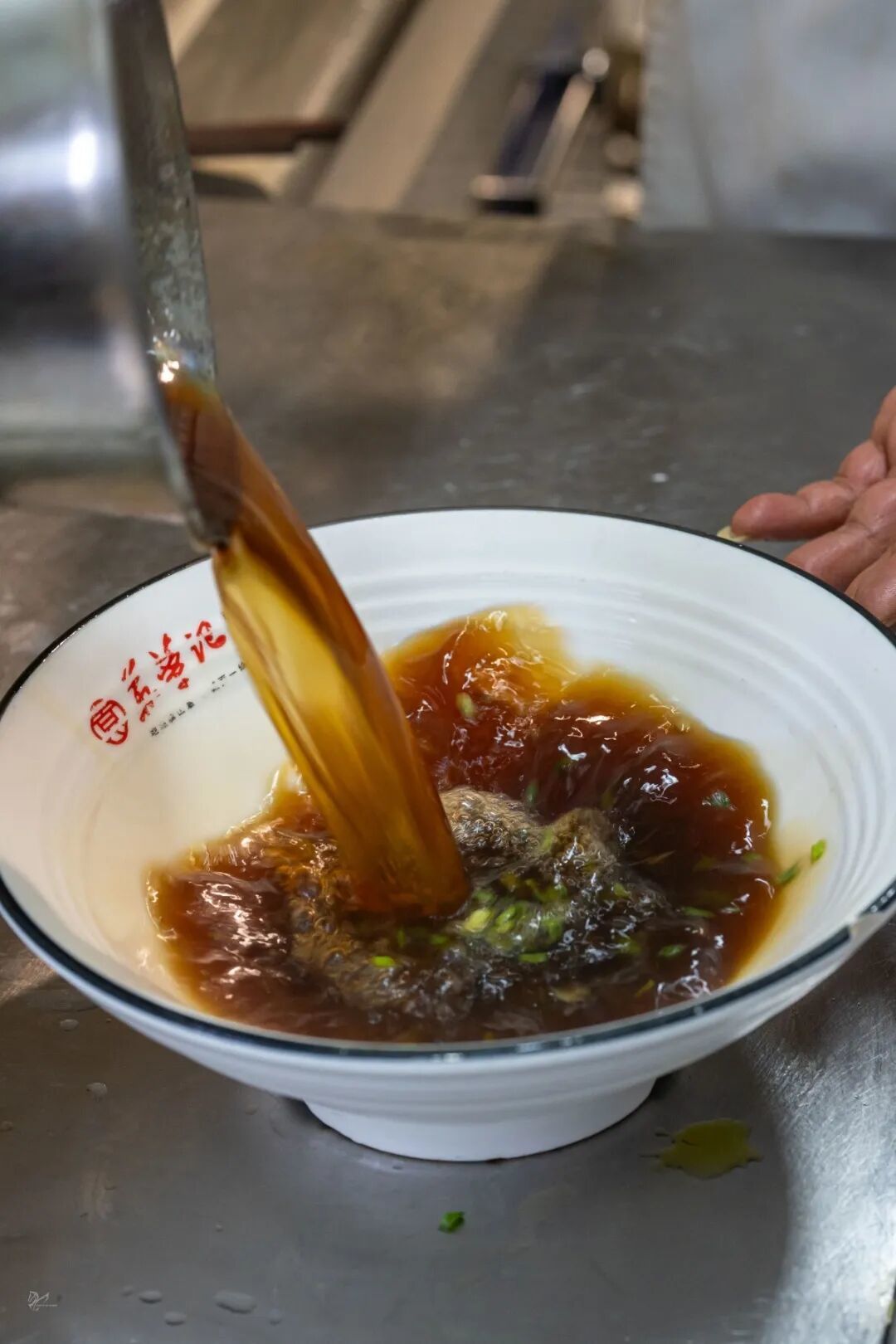 姑苏早点来丨松树蕈番茄牛腩面,鲜上加鲜!