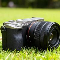 明星同款相机值得买吗？1.2万全画幅A7C2和X100VI引热议