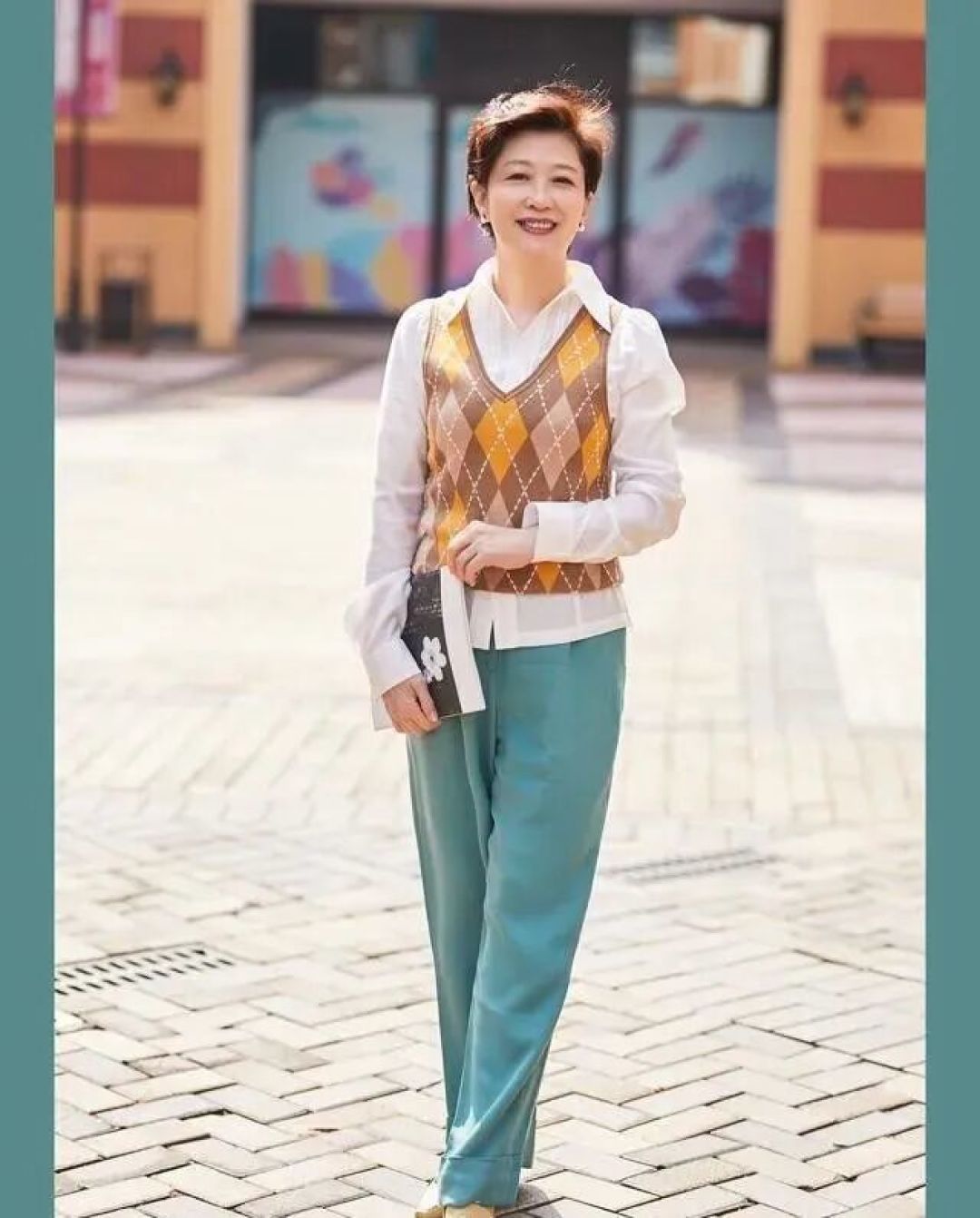 “腿粗+屁股大”的女人,建议多穿这3种裤子,修饰身材还更显瘦