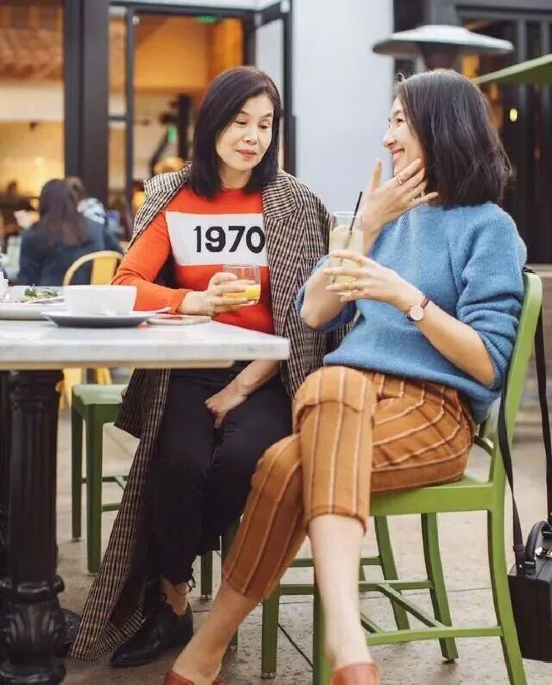 “腿粗+屁股大”的女人,建议多穿这3种裤子,修饰身材还更显瘦