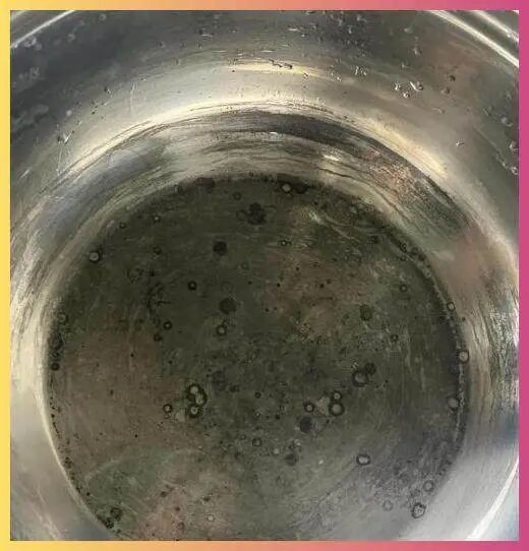 你家还在用不锈钢餐具吗?看完记得叮嘱家里人,别等吃亏后悔