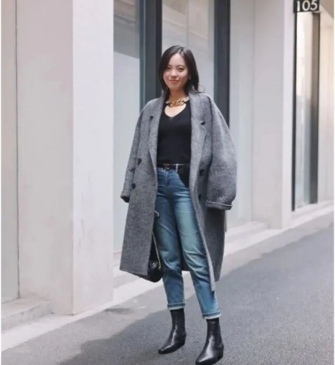 事实证明，穿大衣还是跟“切尔西靴”最配！高级时髦，关键显腿细