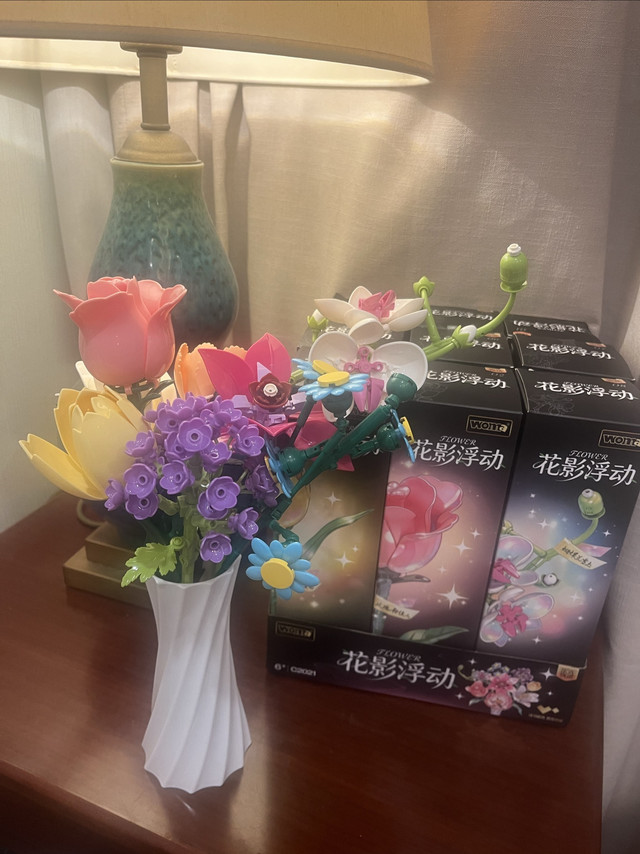 被问爆的新年装饰！和娃一起拼一束永不凋零的积木花