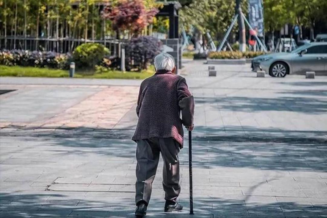医生发现：坚持走路锻炼的老人，过不了半个月，会迎来5大变化