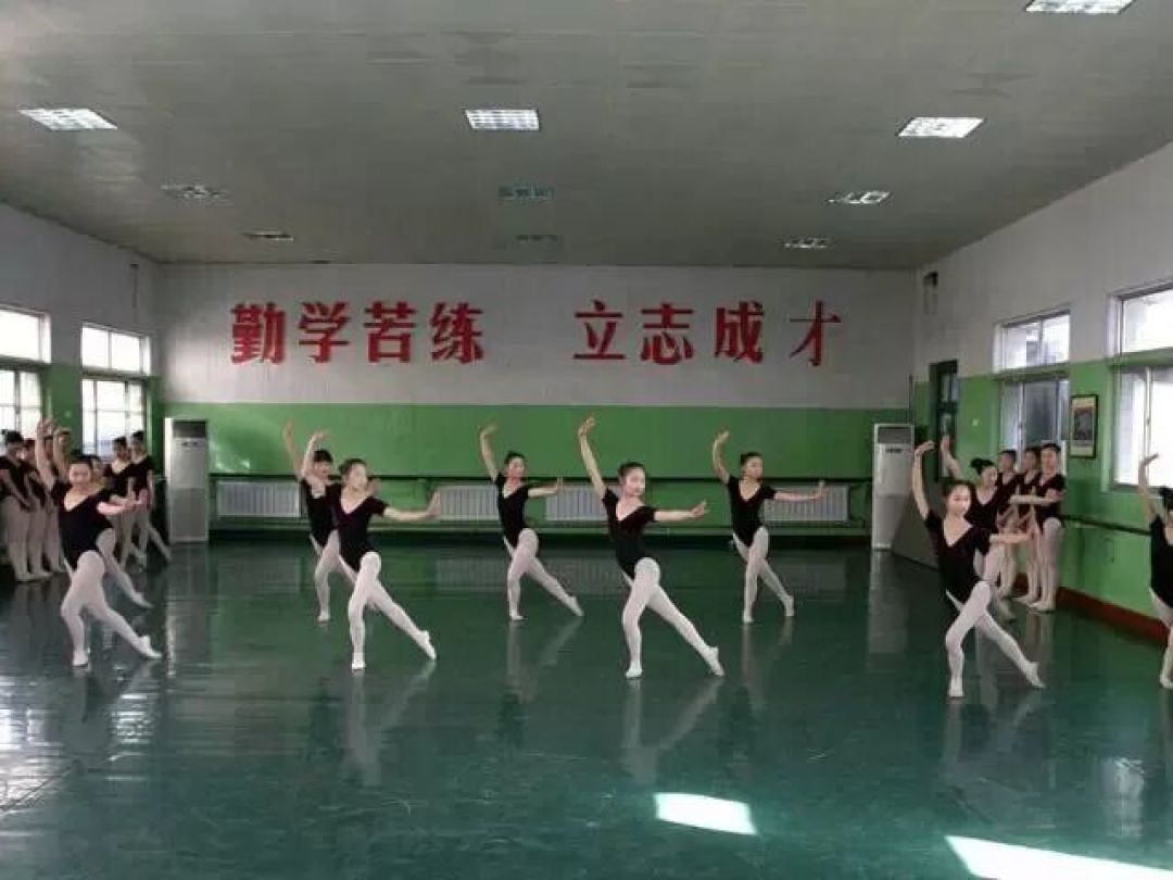 这届年轻人,开始搞戏曲了