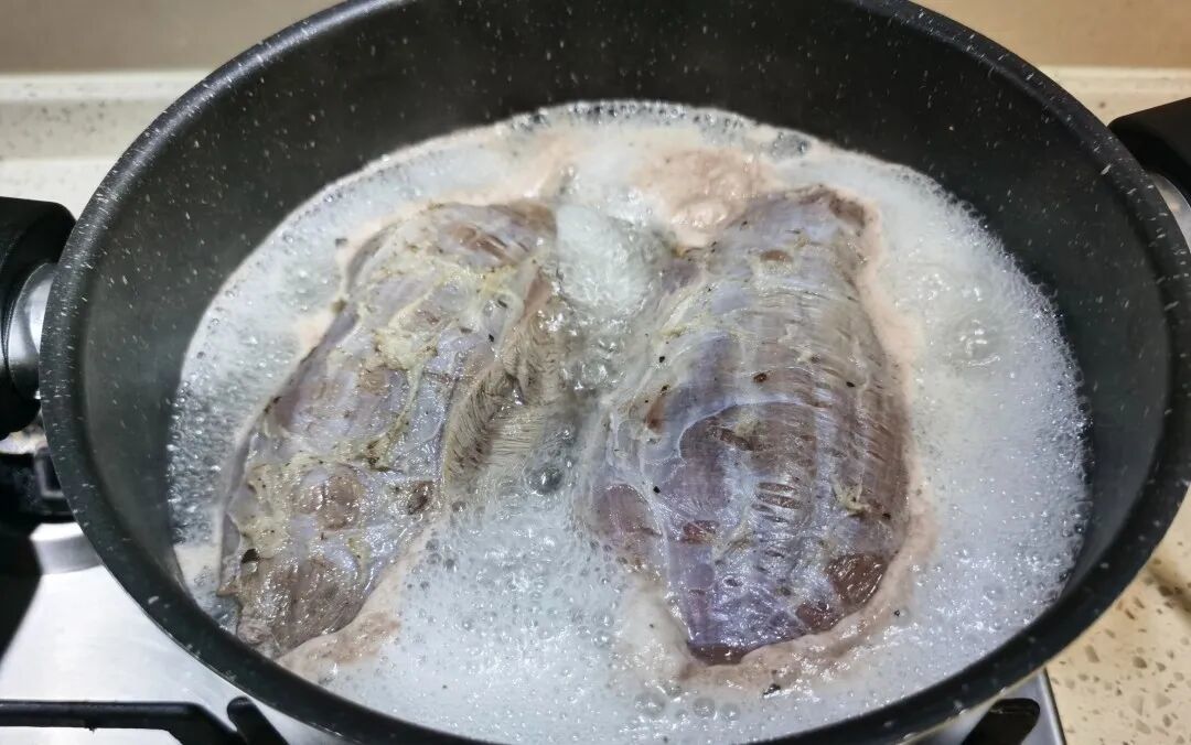 清鸡汤香卤牛腱