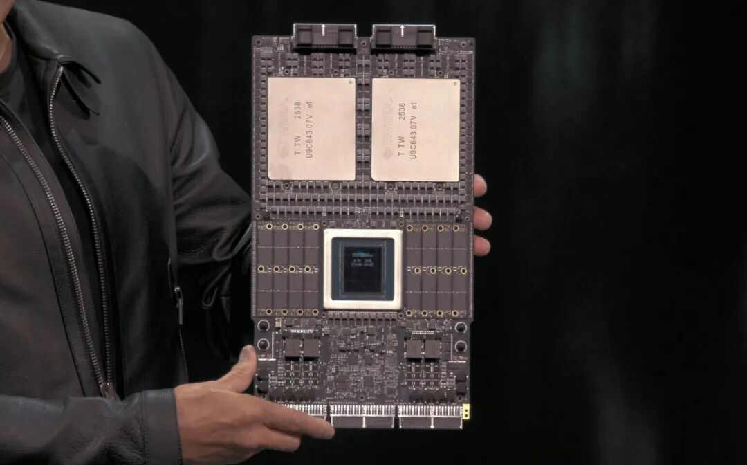 英伟达抢在AMD Instinct MI400发布前再次升级Vera Rubin内存带宽