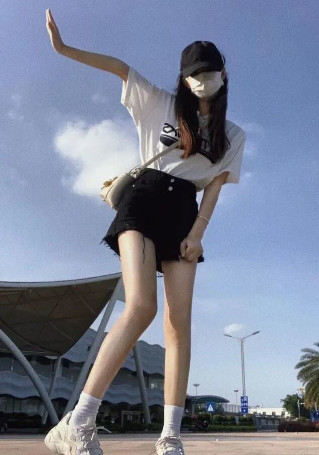 没想到,今年流行的“运动鞋”,比高跟鞋还时髦显高!尤其这2双