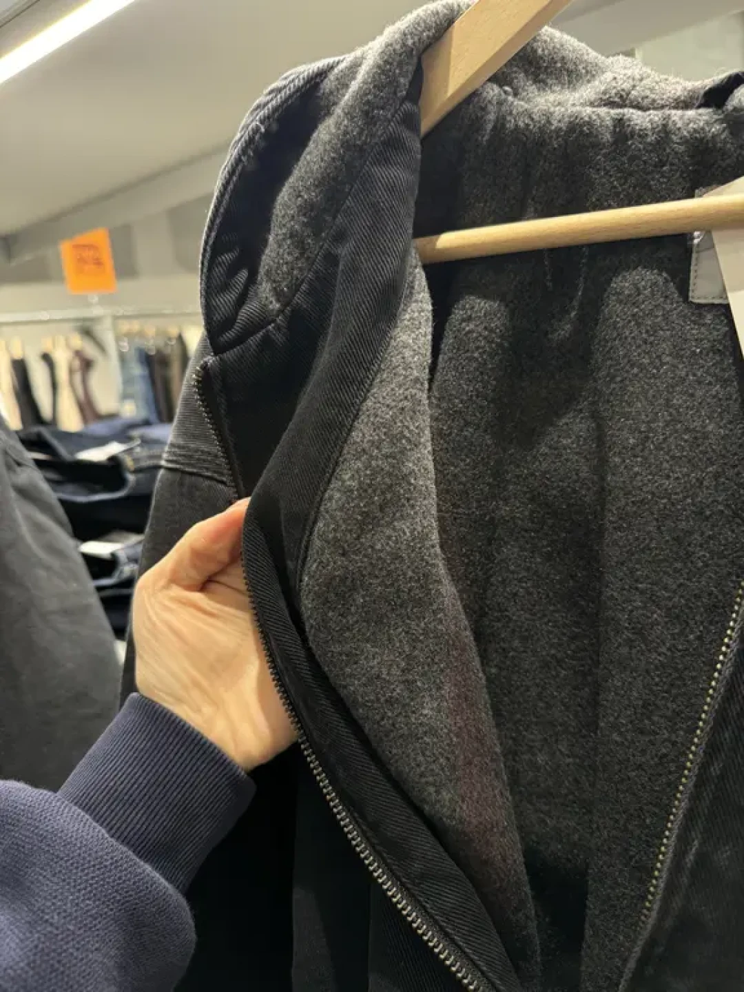 Carhartt WIP 两种不同的active jacket