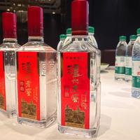 好喝不贵的粮食酒榜单：第一名泸州老窖特曲，第二、三名意想不到
