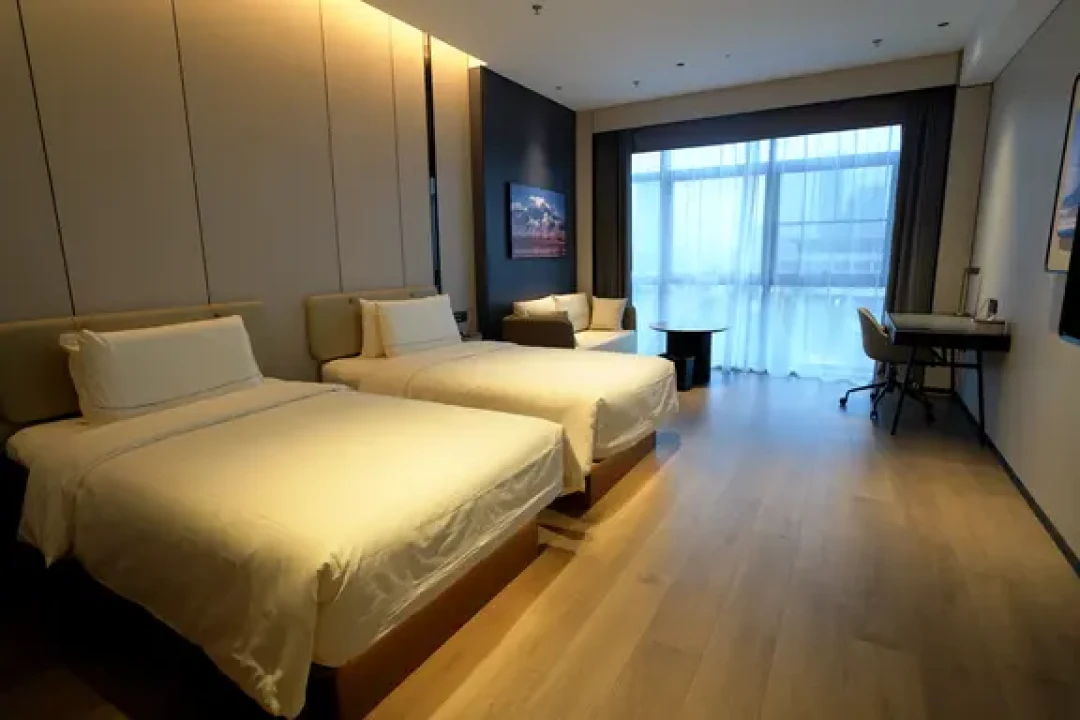 藏在寒山诗句里的诗意旅居——深圳亚朵酒店