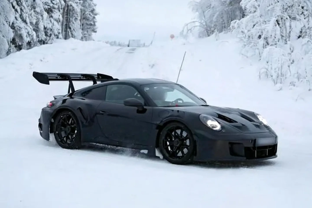 2027款保时捷911 GT3 RS雪地谍照曝光