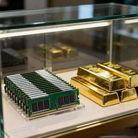 等等党快崩溃了！内存显卡SSD集体暴涨，2026 年还会涨多久？