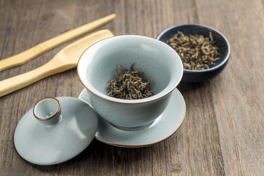 盖碗一揭茶香满堂!泡茶用盖碗的5个隐藏好处,老茶客都偷着乐