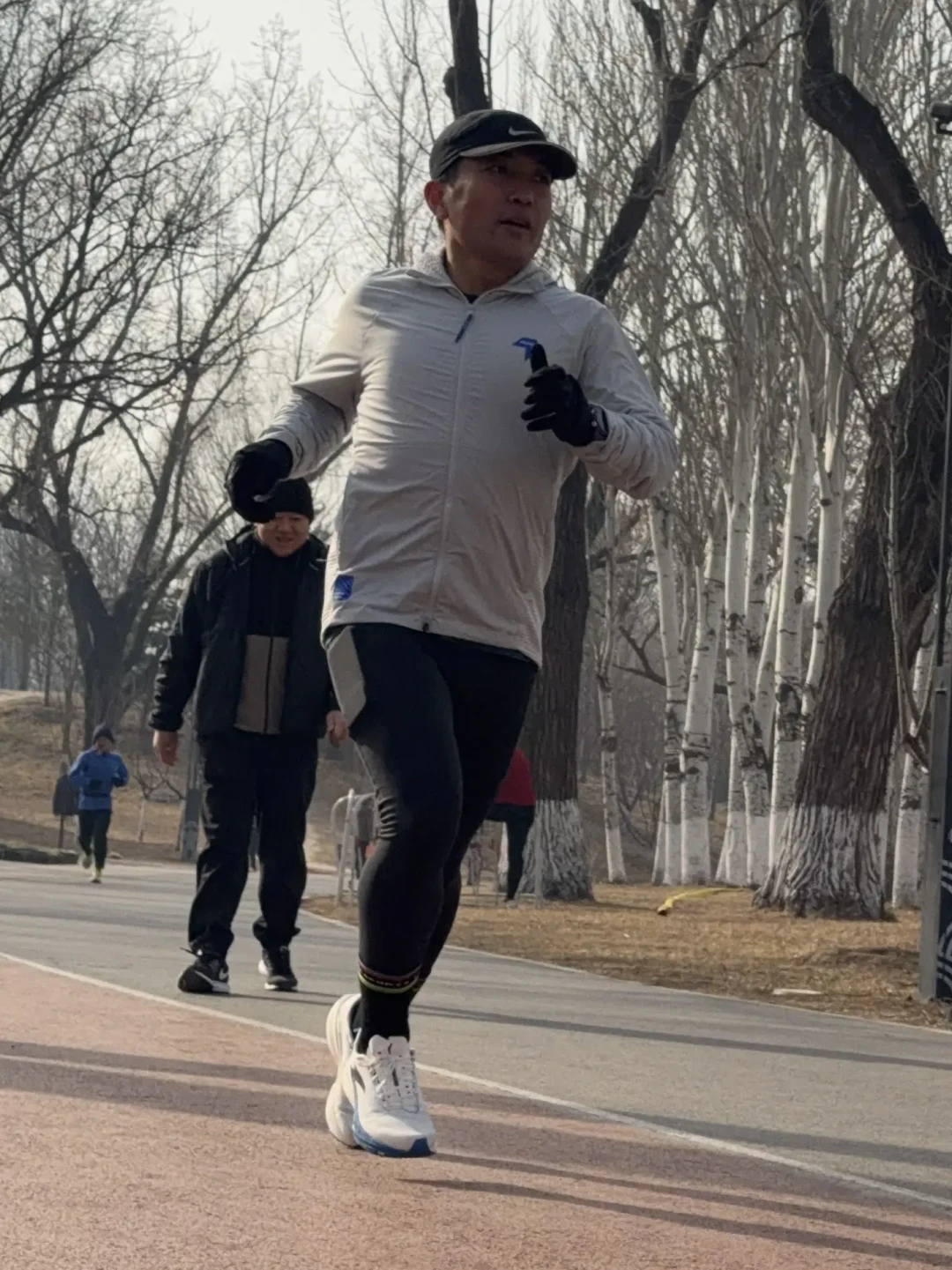 跑了就友|安踏塑胶先锋2代带我备战锡马