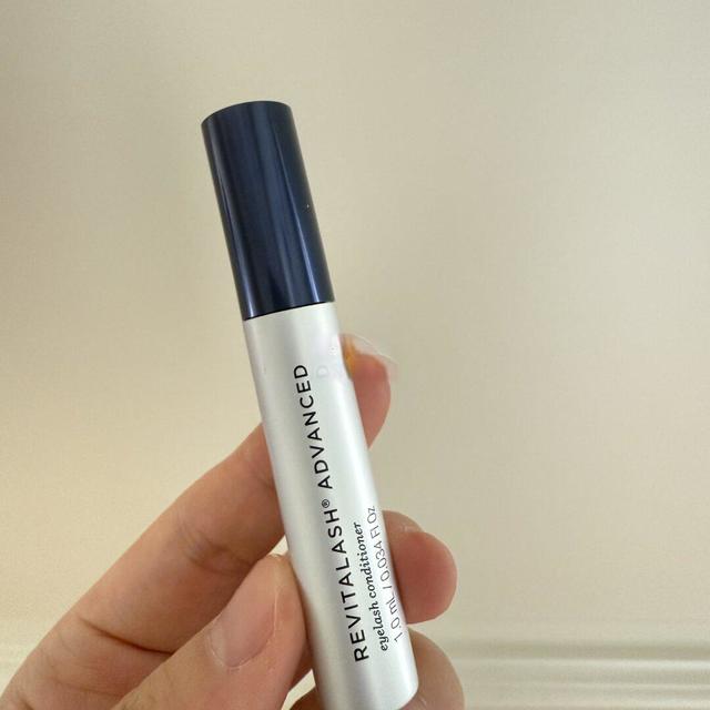 用了1年revitalash睫毛增长液，这些争议我摸