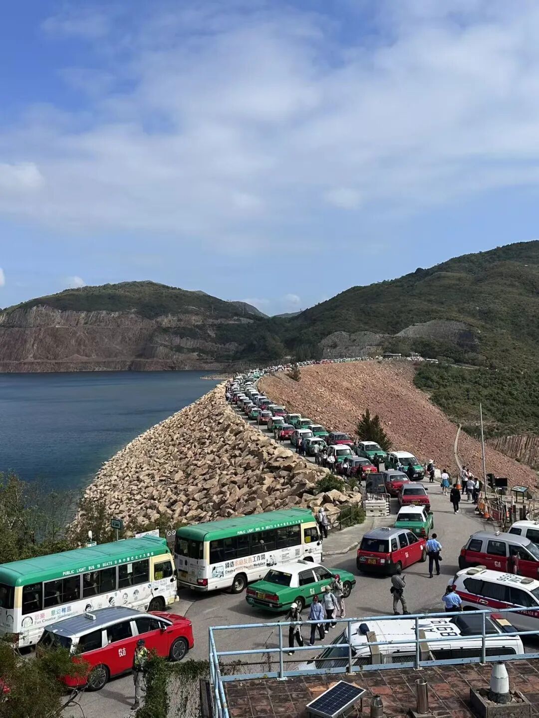 「边境中国」麦理浩径:听劝,还没徒步,先等了三个小时的 9A 小巴~
