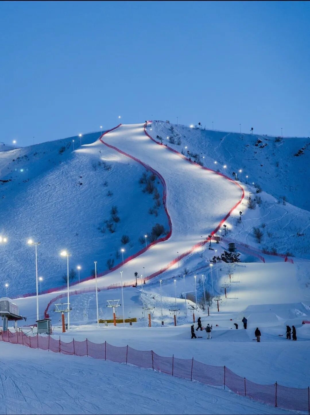 【高速畅行】S21 雪途自驾指南:4 小时穿越沙漠雪原,解锁阿勒泰冬日狂欢