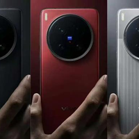 vivo彻底“摊牌了“16GB+1TB跳水1900元2亿像素+100倍变焦+8T屏
