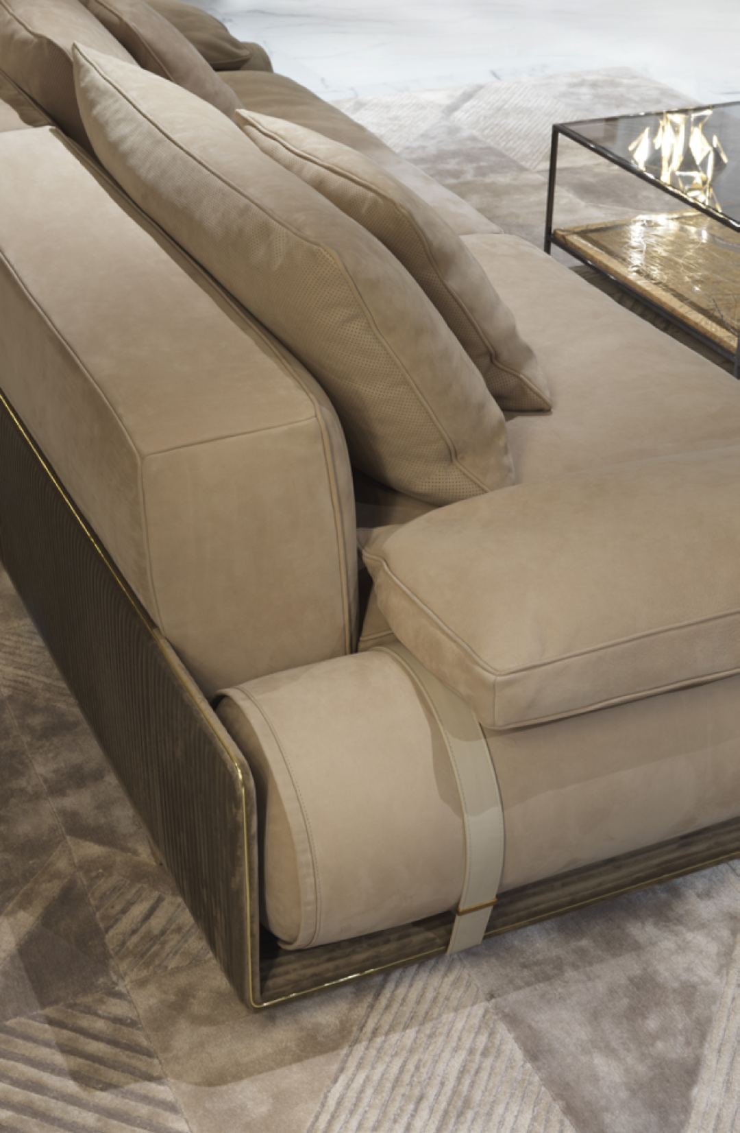Visionnaire │ La Conca 的设计单品：Donovan Roll 沙发