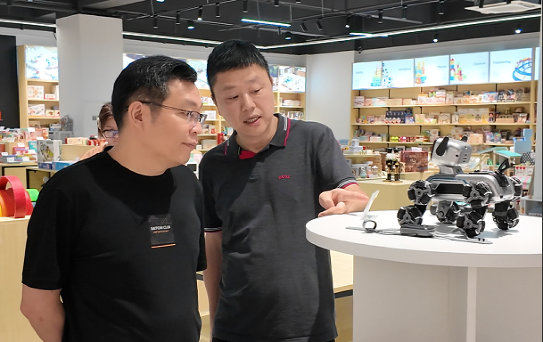 苏州老板造拼装玩具,带出10亿级文创黑马