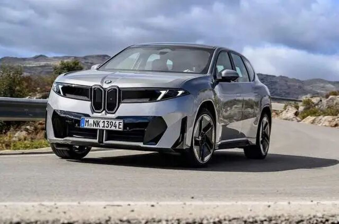 BBA“御三家”集体换代:Q5L/iX3/GLC,轻混与纯电谁更有看点?